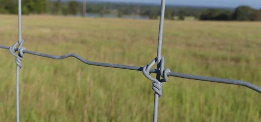 Fixed-Knot-Fence-Up-Close
